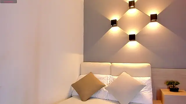 Snapshot of ellamontoya chatting on October 30, 2025, 11:08 am ellamontoya online show from October 30, 2025, 11:08 am