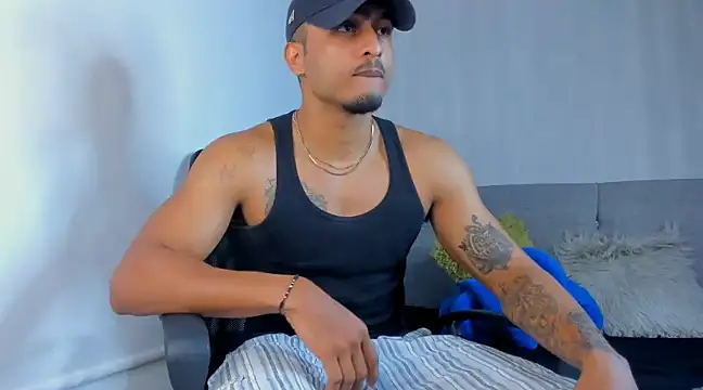 Snapshot of Mateo_Reales chatting on February 10, 2025, 4:08 am Mateo Reales online show from February 10, 2025, 4:08 am