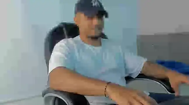 Snapshot of Mateo_Reales chatting on March 14, 2025, 2:20 am Mateo Reales online show from March 14, 2025, 2:20 am