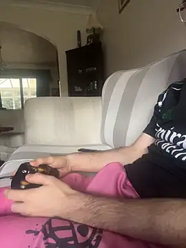 EE123458 online show from November 7, 2025, 2:54 pm