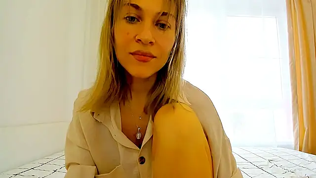 Snapshot of Mona_Cruz chatting on March 3, 2025, 8:30 am Mona Cruz online show from March 3, 2025, 8:30 am