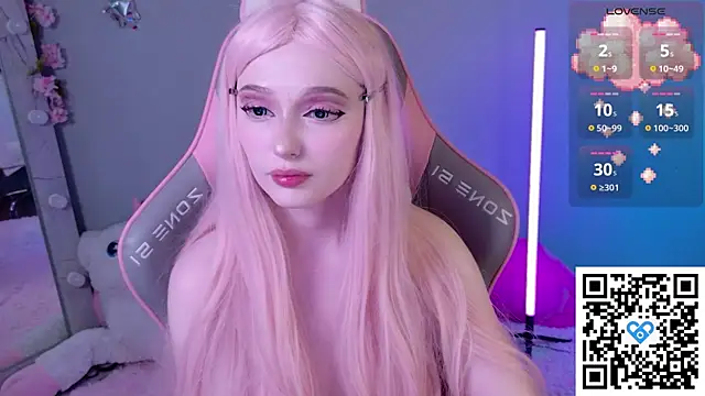 Snapshot of White_kitty01 chatting on May 25, 2026, 12:48 pm White kitty01 online show from May 25, 2026, 12:48 pm