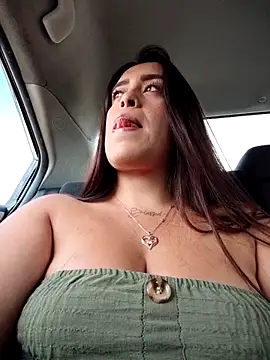 Snapshot of Freyja300 chatting on October 17, 2025, 11:12 am Freyja300 online show from October 17, 2025, 11:12 am