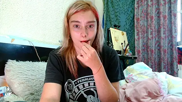 Snapshot of Sophie_Bell chatting on May 8, 2026, 3:16 pm Sophie Bell online show from May 8, 2026, 3:16 pm