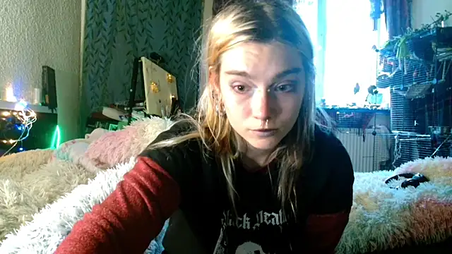 Sophie Bell online show from May 1, 2026, 4:12 pm