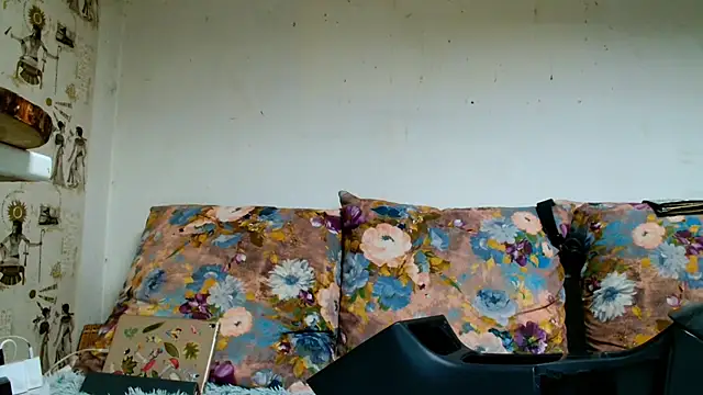 Snapshot of Sophie_Bell chatting on June 11, 2026, 6:05 pm Sophie Bell online show from June 11, 2026, 6:05 pm