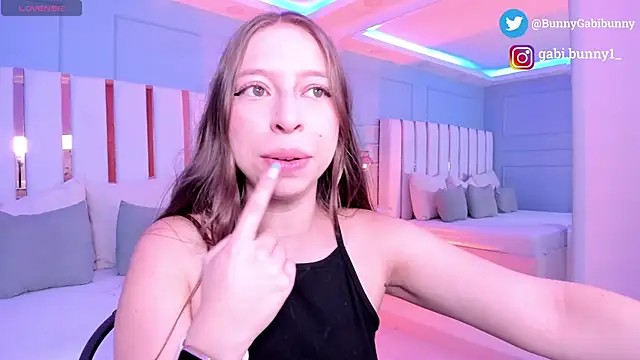 gabi bunny online show from June 22, 2026, 5:32 pm