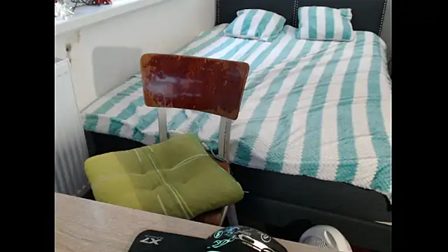 Snapshot of Sweetboobs chatting on November 16, 2025, 9:03 am Sweetboobs online show from November 16, 2025, 9:03 am