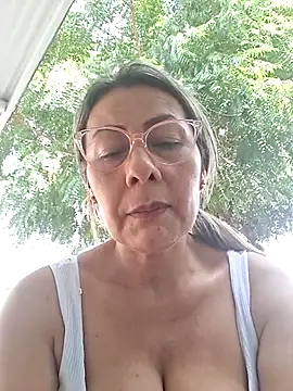 Mia-funny20 online show from December 4, 2025, 8:19 pm