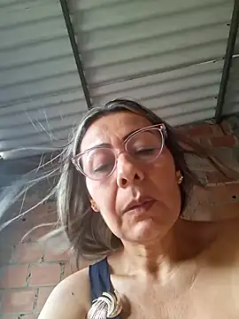 Mia-funny20 online show from May 17, 2026, 8:09 pm