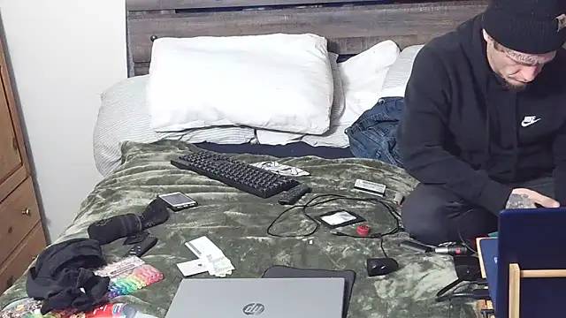 Snapshot of SpAzZ1234 chatting on February 25, 2026, 11:26 pm SpAzZ1234 online show from February 25, 2026, 11:26 pm