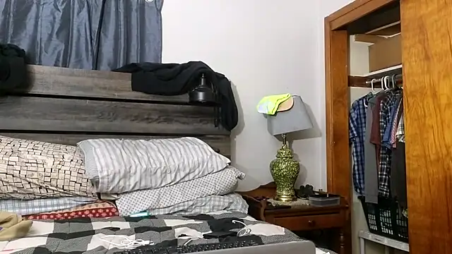 Snapshot of SpAzZ1234 chatting on March 12, 2026, 3:45 am SpAzZ1234 online show from March 12, 2026, 3:45 am