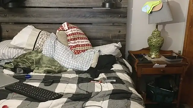 Snapshot of SpAzZ1234 chatting on March 11, 2026, 1:21 am SpAzZ1234 online show from March 11, 2026, 1:21 am