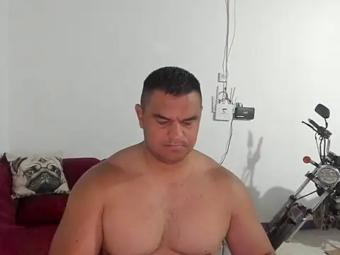 Snapshot of ApholoVV chatting on February 5, 2026, 10:22 am ApholoVV online show from February 5, 2026, 10:22 am