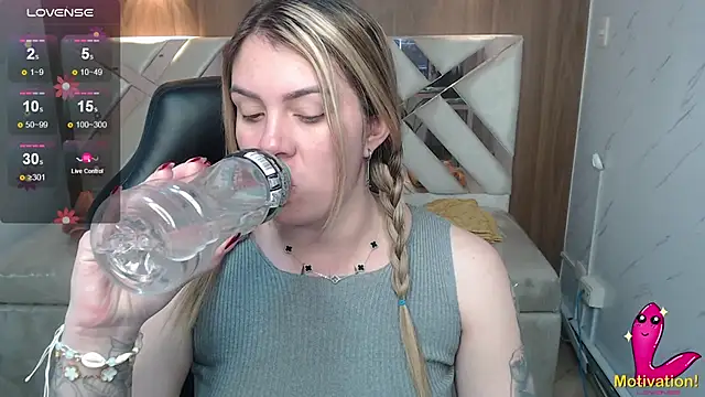 Snapshot of Paula_b_ chatting on July 13, 2026, 1:10 pm Paula b online show from July 13, 2026, 1:10 pm