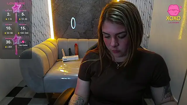 Paula b  online show from April 25, 2026, 12:57 am