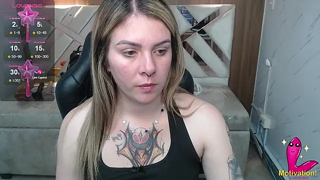 Snapshot of Paula_b_ chatting on July 10, 2026, 1:00 pm Paula b online show from July 10, 2026, 1:00 pm