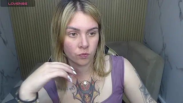 Snapshot of Paula_b_ chatting on June 25, 2026, 1:16 pm Paula b online show from June 25, 2026, 1:16 pm