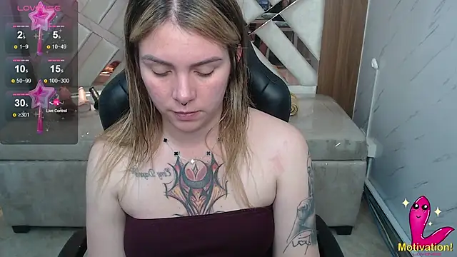 Snapshot of Paula_b_ chatting on July 3, 2026, 12:55 pm Paula b online show from July 3, 2026, 12:55 pm