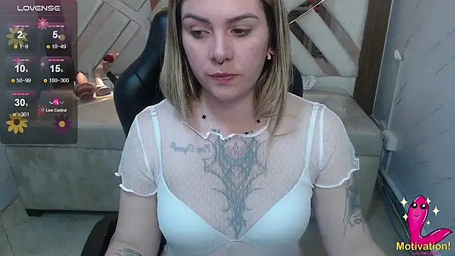 Snapshot of Paula_b_ chatting on July 22, 2026, 12:51 pm Paula b online show from July 22, 2026, 12:51 pm