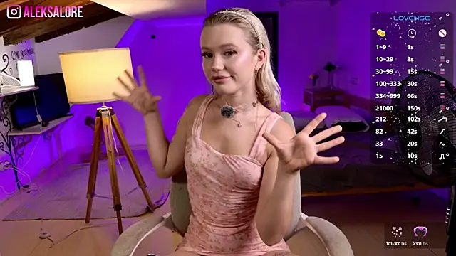 LexieLoree online show from September 13, 2025, 3:06 am