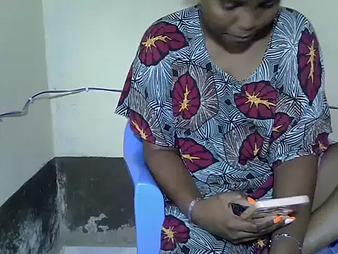 Snapshot of sexy_camara4 chatting on October 13, 2025, 10:50 am sexy camara4 online show from October 13, 2025, 10:50 am