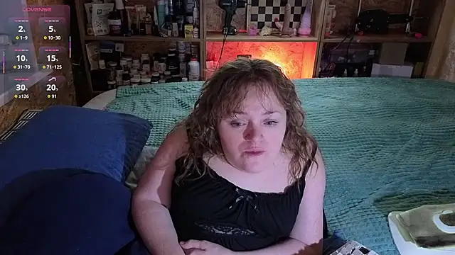 Snapshot of MiniNatalie chatting on November 8, 2025, 2:09 pm MiniNatalie online show from November 8, 2025, 2:09 pm