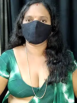 vintage-vibs online show from October 16, 2025, 5:43 pm