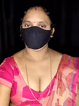 vintage-vibs online show from October 28, 2025, 5:45 pm