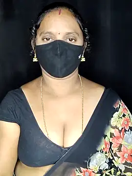 Snapshot of vintage-vibs chatting on February 28, 2026, 6:07 pm vintage-vibs online show from February 28, 2026, 6:07 pm