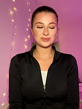 Snapshot of Mia-Minou chatting on October 22, 2025, 1:10 pm Mia-Minou online show from October 22, 2025, 1:10 pm