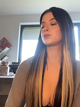 Snapshot of Mia-Minou chatting on November 13, 2025, 9:57 am Mia-Minou online show from November 13, 2025, 9:57 am