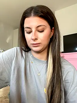 Snapshot of Mia-Minou chatting on November 27, 2025, 12:49 pm Mia-Minou online show from November 27, 2025, 12:49 pm