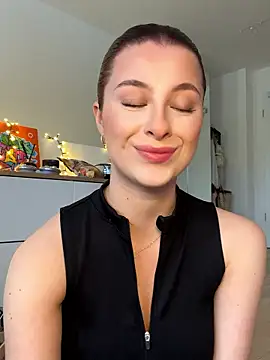 Mia-Minou online show from January 14, 2026, 10:52 am