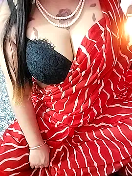 Snapshot of SHUBHI880 chatting on December 16, 2025, 4:44 pm SHUBHI880 online show from December 16, 2025, 4:44 pm