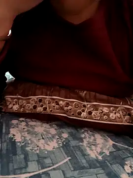 Snapshot of SHUBHI880 chatting on December 5, 2025, 8:13 am SHUBHI880 online show from December 5, 2025, 8:13 am