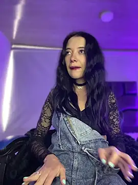 Snapshot of Isabella_21x chatting on July 1, 2026, 1:00 pm Isabella 21x online show from July 1, 2026, 1:00 pm