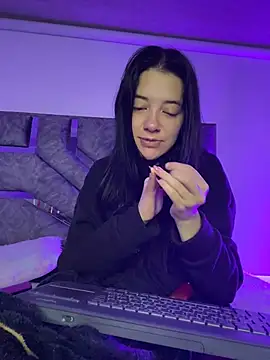Snapshot of Isabella_21x chatting on June 29, 2026, 11:32 am Isabella 21x online show from June 29, 2026, 11:32 am