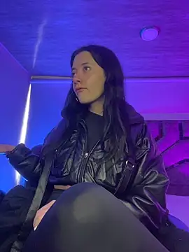 Isabella 21x online show from April 25, 2026, 1:14 pm