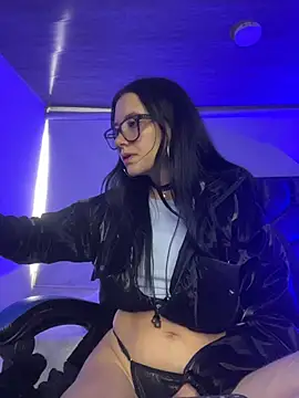 Snapshot of Isabella_21x chatting on July 10, 2026, 12:27 pm Isabella 21x online show from July 10, 2026, 12:27 pm