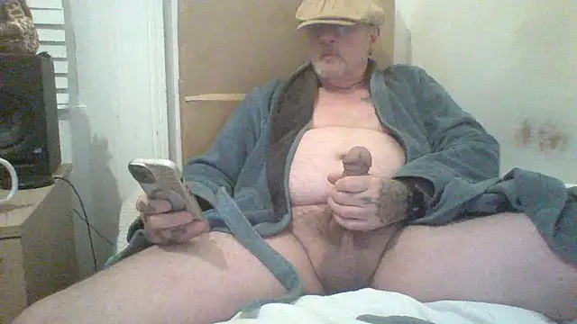 Snapshot of oldenglishguy chatting on November 18, 2025, 8:01 pm oldenglishguy online show from November 18, 2025, 8:01 pm