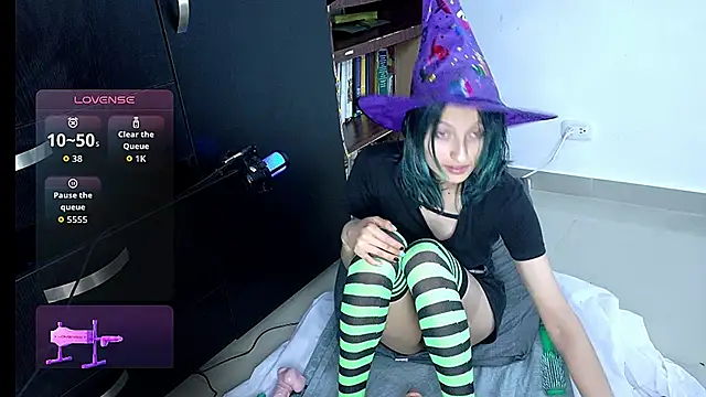 Camila---torres online show from October 15, 2025, 2:54 am