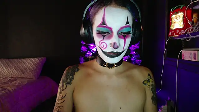 Snapshot of Eloise-brown chatting on December 4, 2025, 7:46 pm Eloise-brown online show from December 4, 2025, 7:46 pm