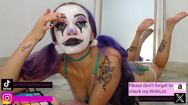 Snapshot of Eloise-brown chatting on November 6, 2025, 6:12 pm Eloise-brown online show from November 6, 2025, 6:12 pm