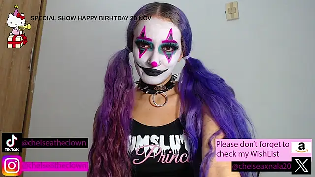 Snapshot of Eloise-brown chatting on November 15, 2025, 10:36 pm Eloise-brown online show from November 15, 2025, 10:36 pm