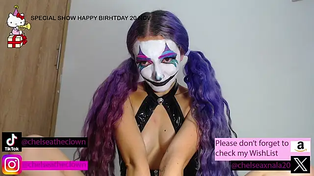 Snapshot of Eloise-brown chatting on November 12, 2025, 6:17 am Eloise-brown online show from November 12, 2025, 6:17 am