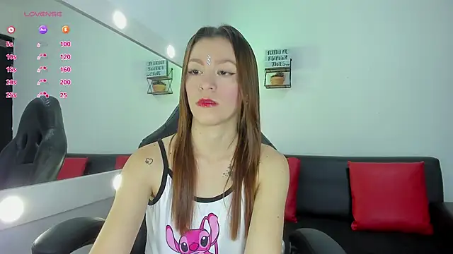 Snapshot of roxanne_jones1 chatting on November 14, 2025, 7:50 pm roxanne jones1 online show from November 14, 2025, 7:50 pm