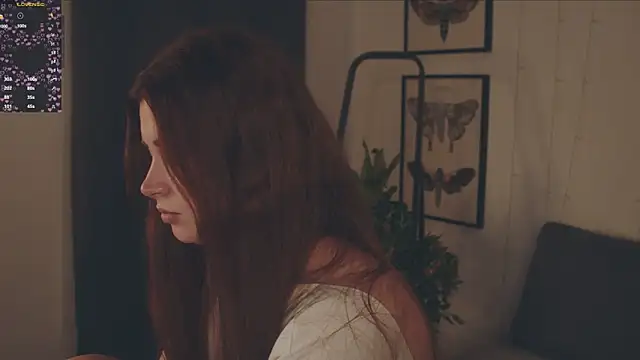 Freckle Diyana online show from October 14, 2025, 3:56 pm