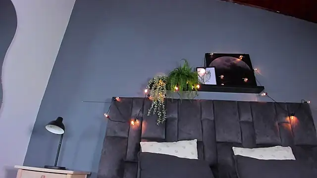 AmyPalmmer online show from October 10, 2025, 11:55 am