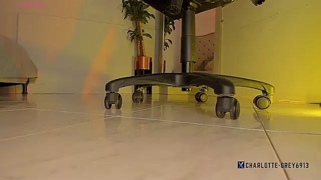 Snapshot of charlotte__grey chatting on November 12, 2025, 8:34 pm charlotte grey online show from November 12, 2025, 8:34 pm